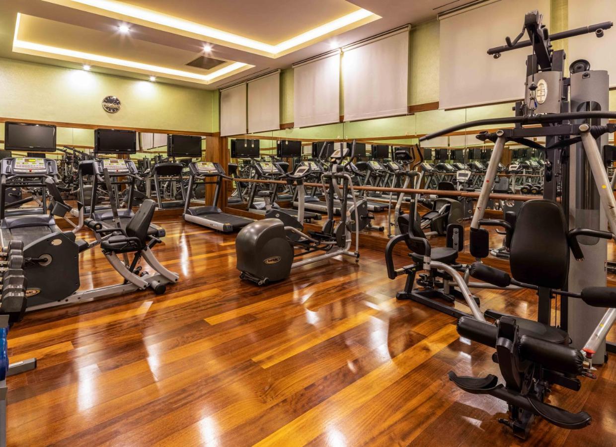 Hotel Çelik Palas Convention Center&Thermal SPA Bursa Exterior foto A gym in a hotel