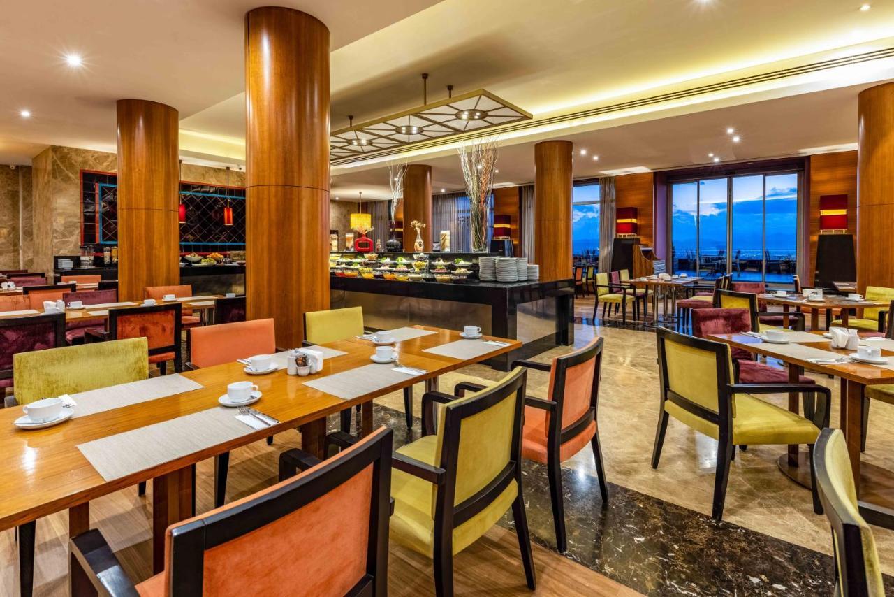 Hotel Çelik Palas Convention Center&Thermal SPA Bursa Exterior foto The restaurant