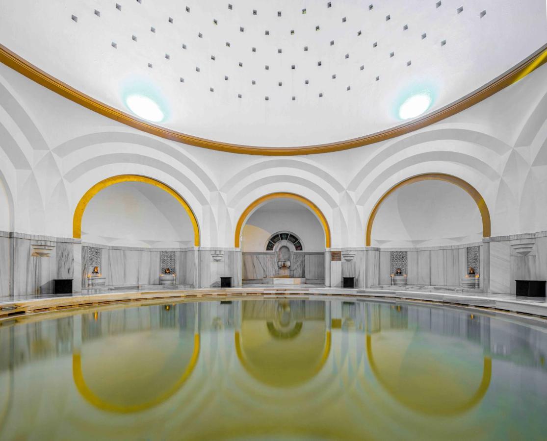 Hotel Çelik Palas Convention Center&Thermal SPA Bursa Exterior foto The interior of the swimming hall
