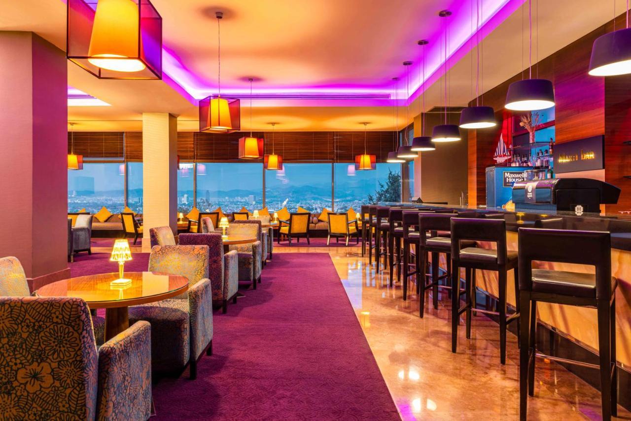 Hotel Çelik Palas Convention Center&Thermal SPA Bursa Exterior foto The lounge at the airport