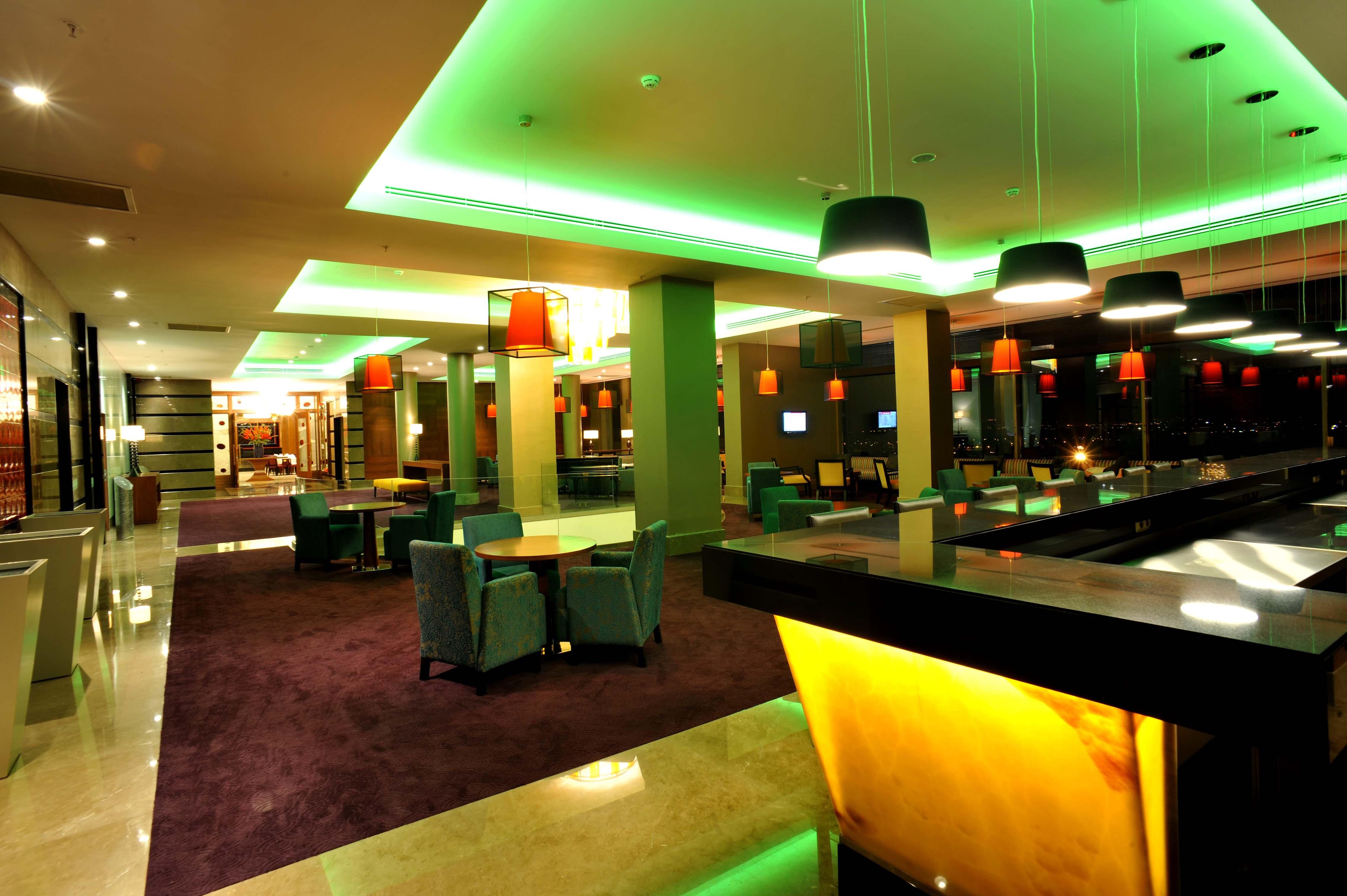 Hotel Çelik Palas Convention Center&Thermal SPA Bursa Exterior foto The lobby of the hotel